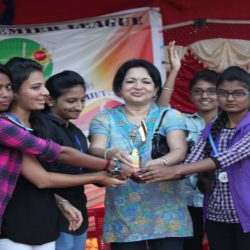 Chief guest issuing trophy with cash prize to the runner up team – 7 Wonders